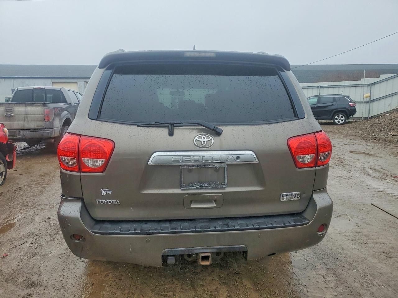 2010 Toyota Sequoia VIN 5TDJY5G1XAS038052 photo 6