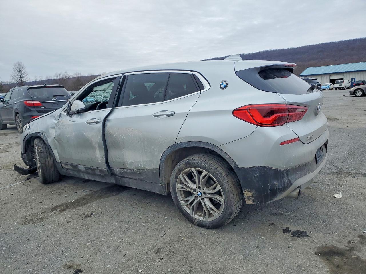 2020 BMW X2 VIN WBXYJ1C02L5P47594 photo 2