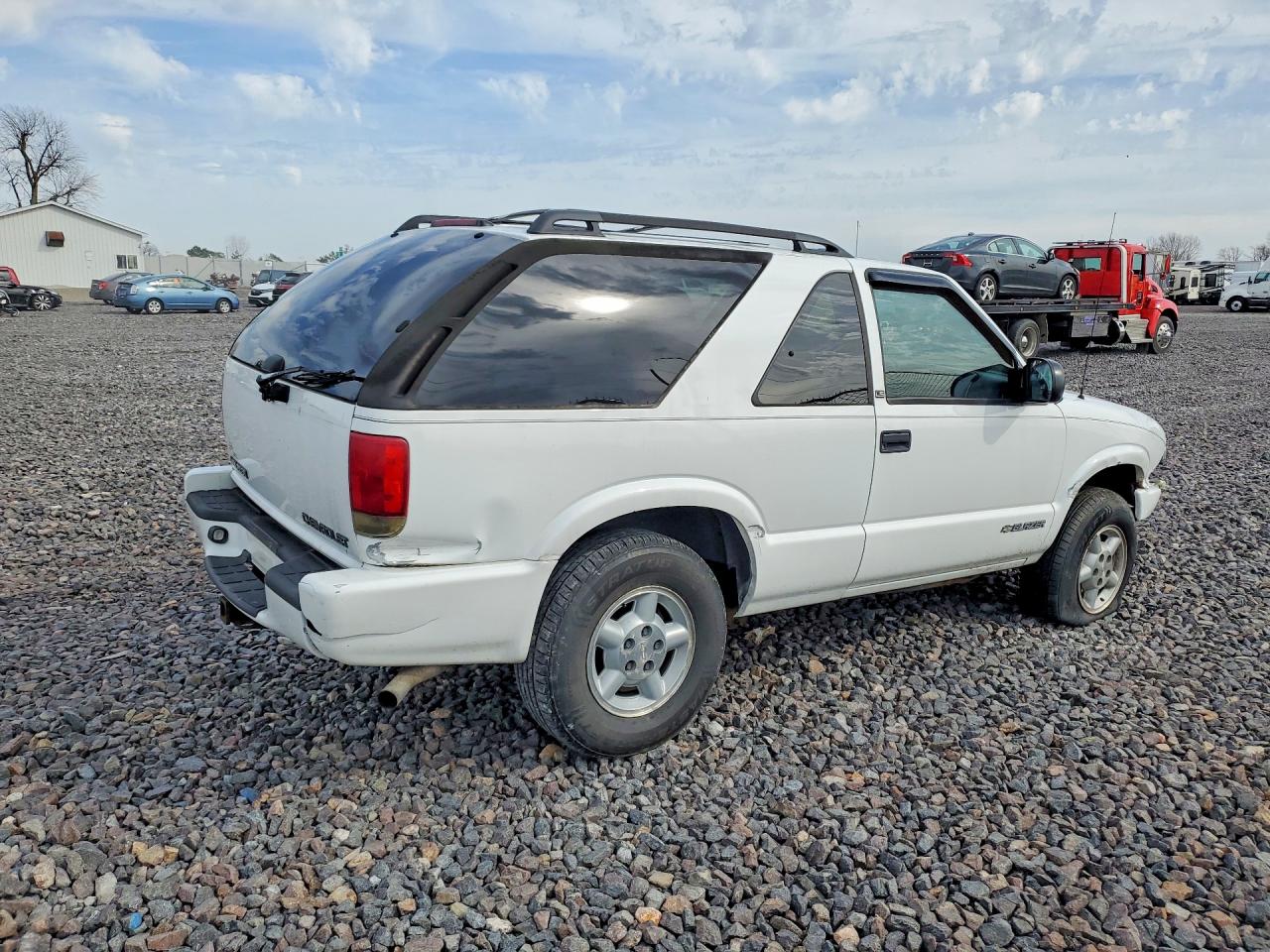 2000 CHEV Blazer VIN 1GNCT18W2YK265691 photo 3