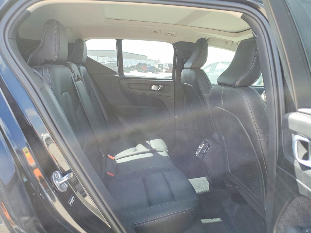 2025 Volvo Xc40 core VIN YV4L12UJ2S2607465 photo 11
