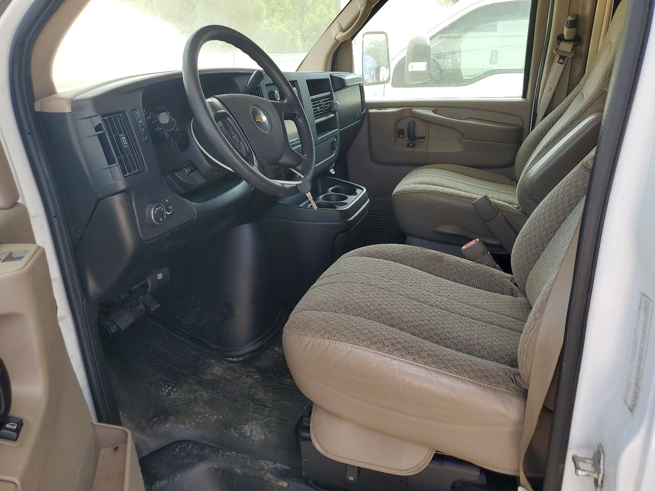 2008 CHEVROLET Express VIN 1GBKG31K481128158 photo 7