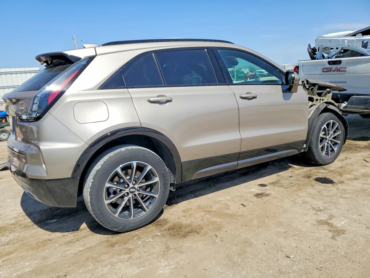 2024 Cadillac Xt4 VIN 1GYFZER49RF149739 photo 3
