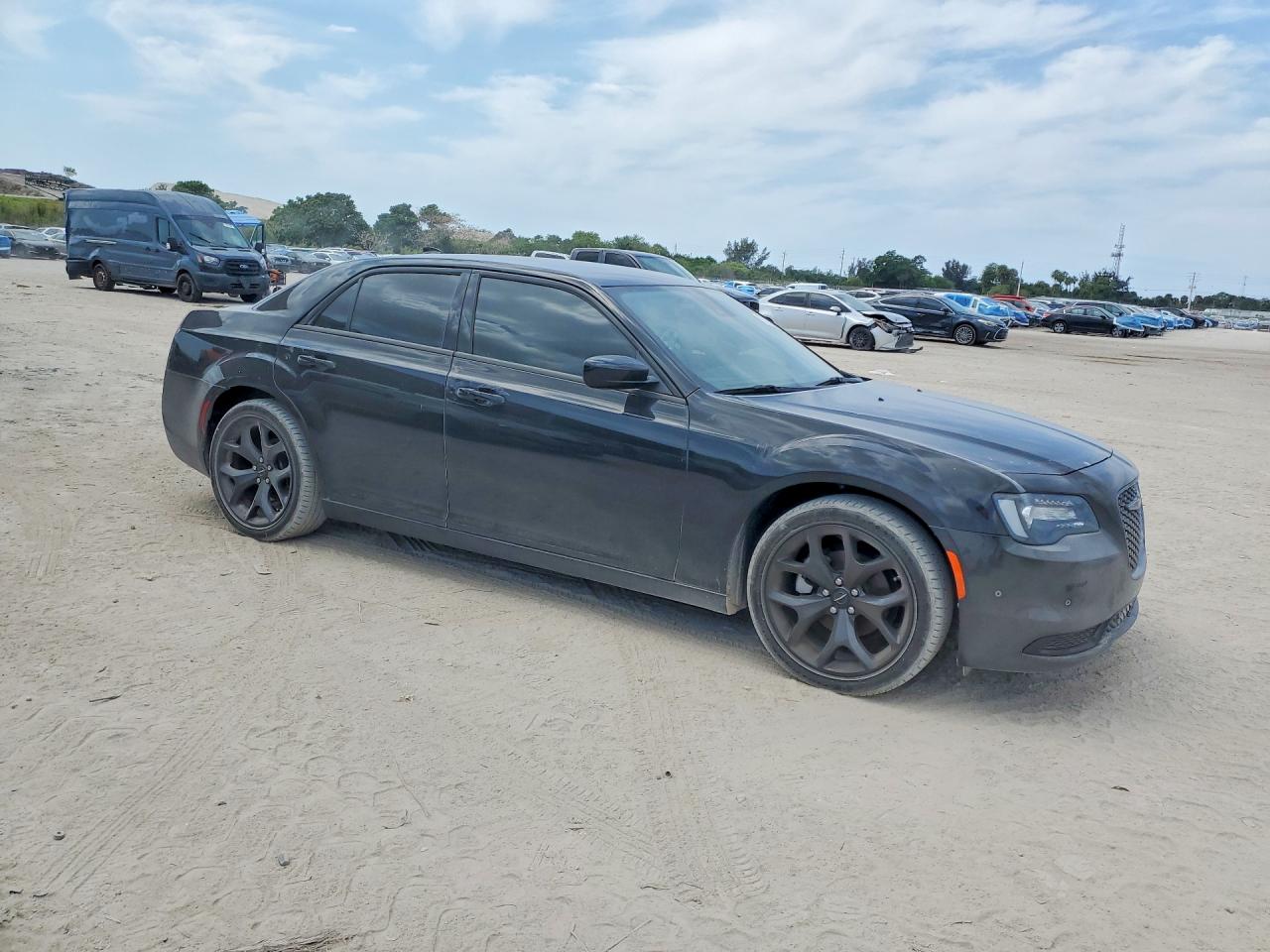 2023 CHRYSLER 300 VIN 2C3CCAAGXPH676732 photo 4