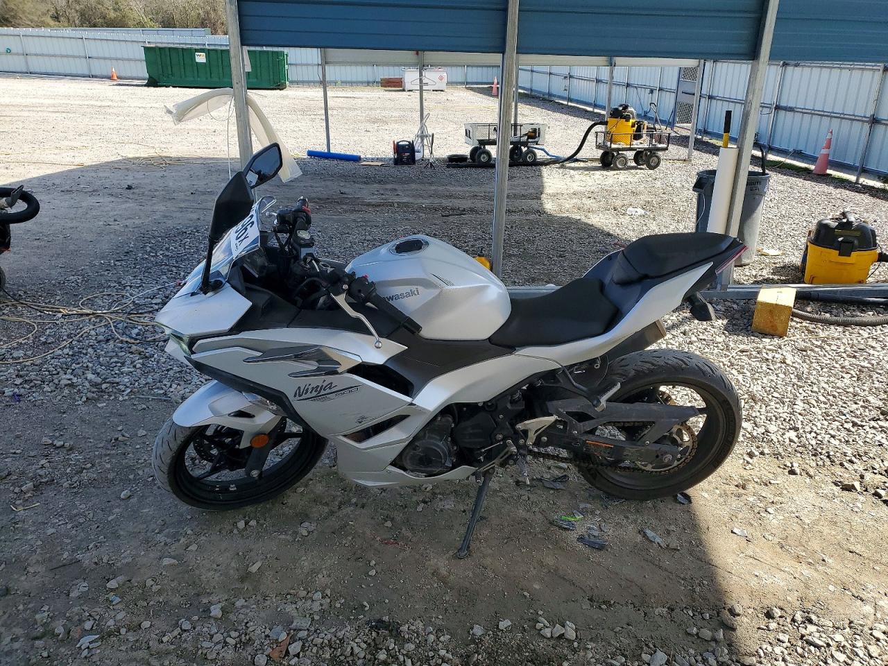 2025 Kawasaki Ex VIN ML5EXGH1XSDA50064 photo 3