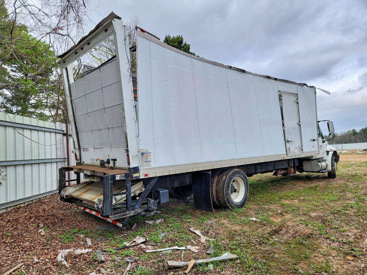 2011 International 4000 serie VIN 1HTMMAALXBH316503 photo 3
