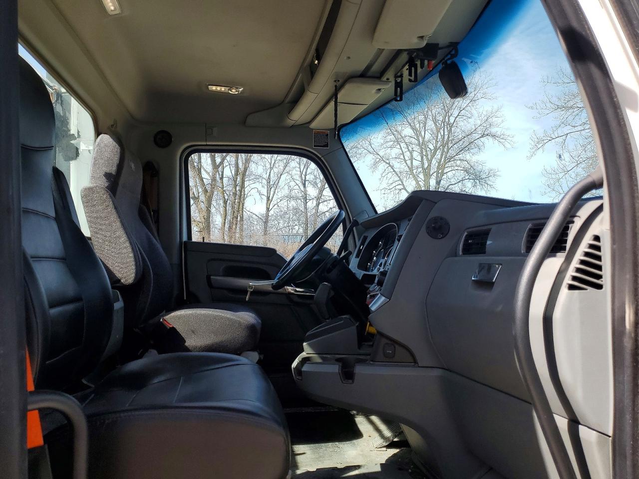 2018 KENWORTH All other VIN 1XKYA48X7JJ204352 photo 5