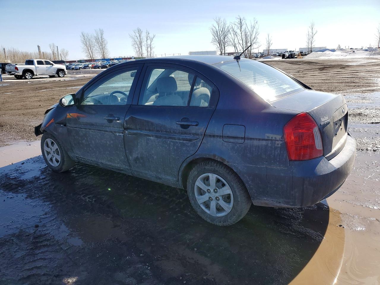 2009 Hyundai Accent VIN KMHCN45C89U348557 photo 2