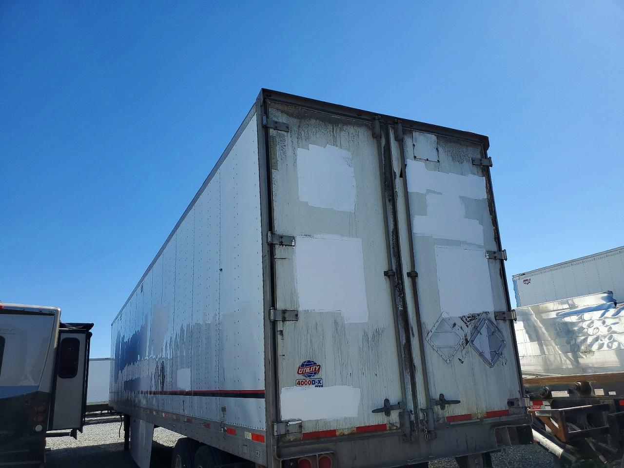 2014 UTILITY All models VIN 1UYVS2534EP766246 photo 3