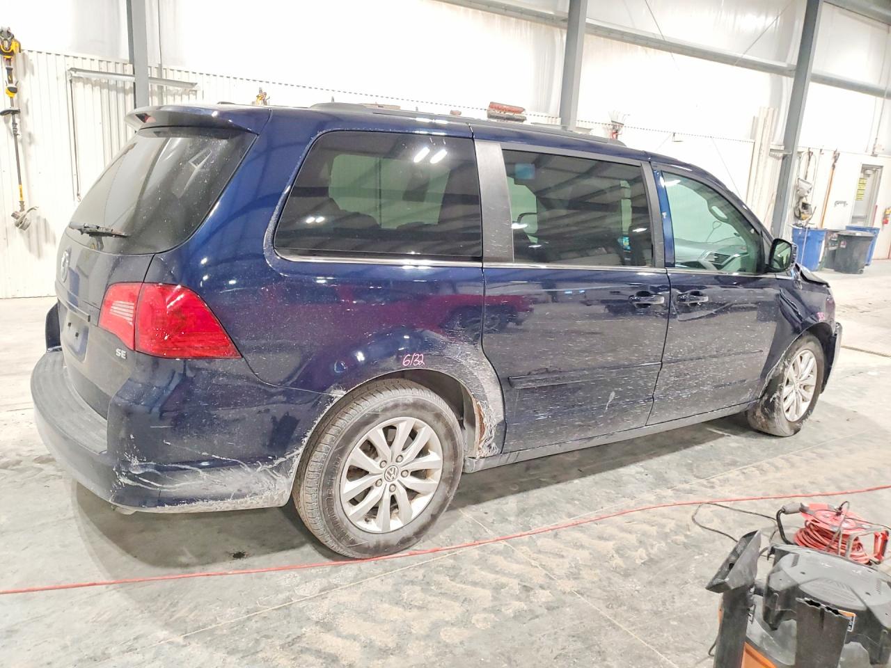 2012 VOLKSWAGEN Routan VIN 2C4RVABG9CR321294 photo 3