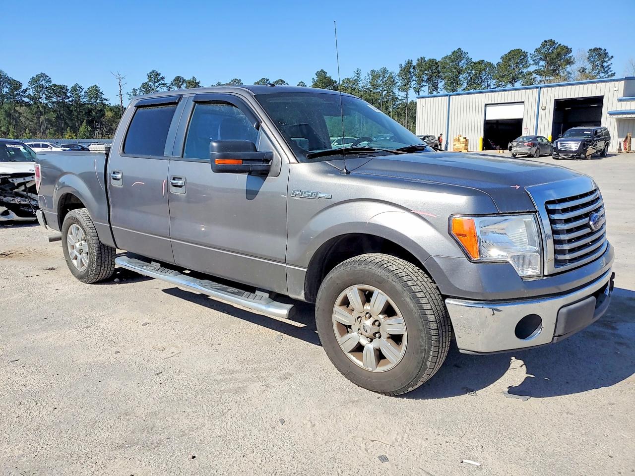 2010 Ford F150 VIN 1FTEW1C84AFD61015 photo 4