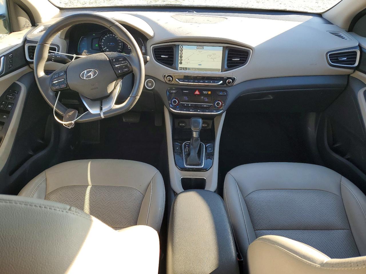 2017 Hyundai Ioniq VIN KMHC05LC3HU029217 photo 8