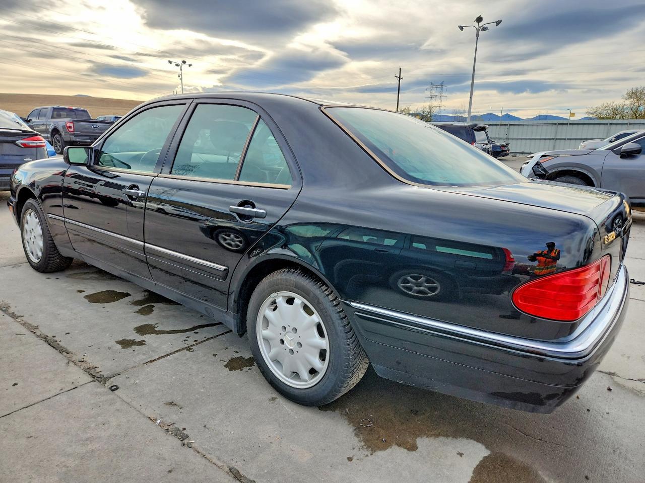 1999 Mercedes-Benz E-class VIN WDBJF82H3XX019971 photo 2
