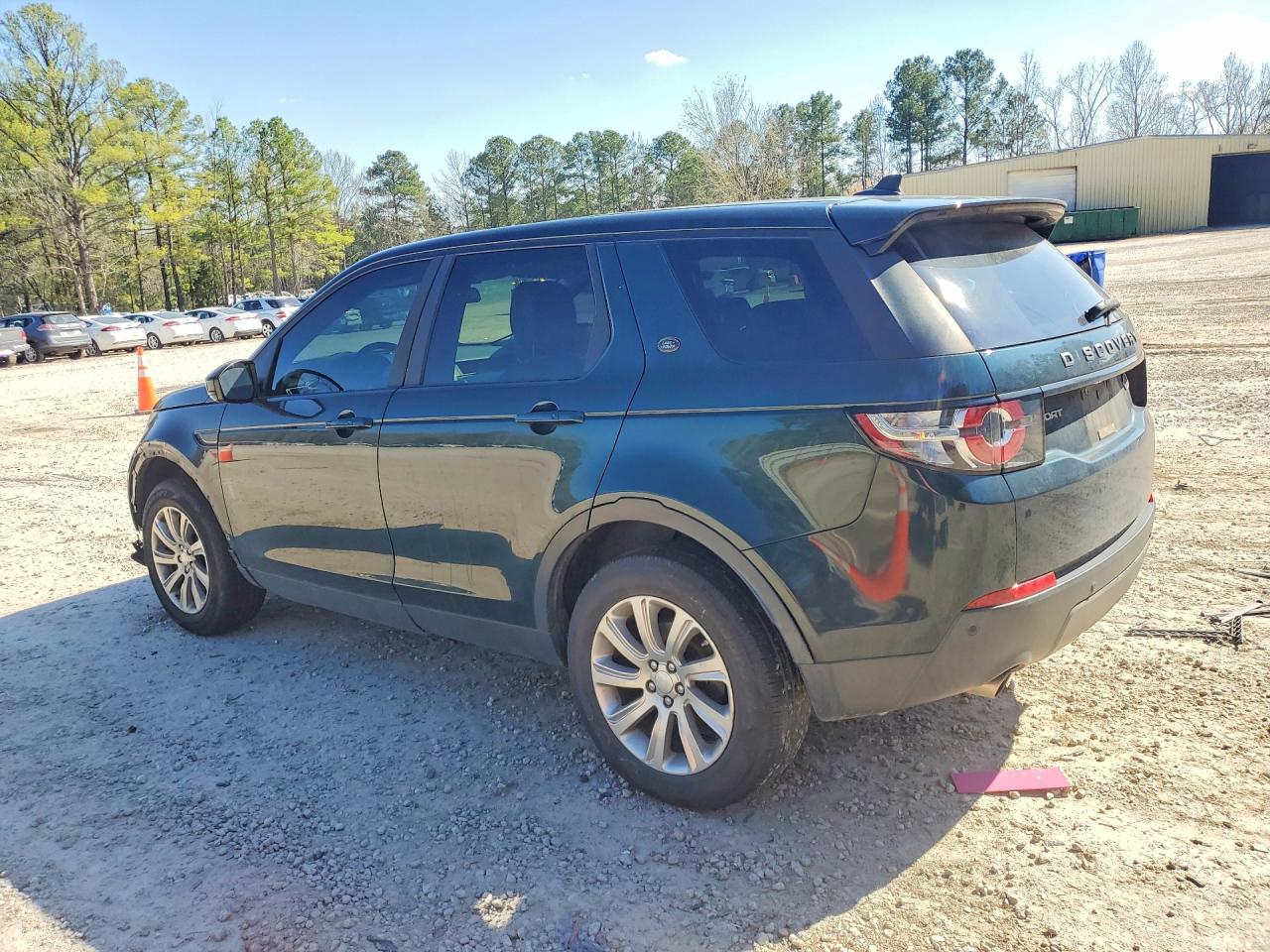 2016 Land Discovery VIN SALCP2BG7GH621724 photo 2