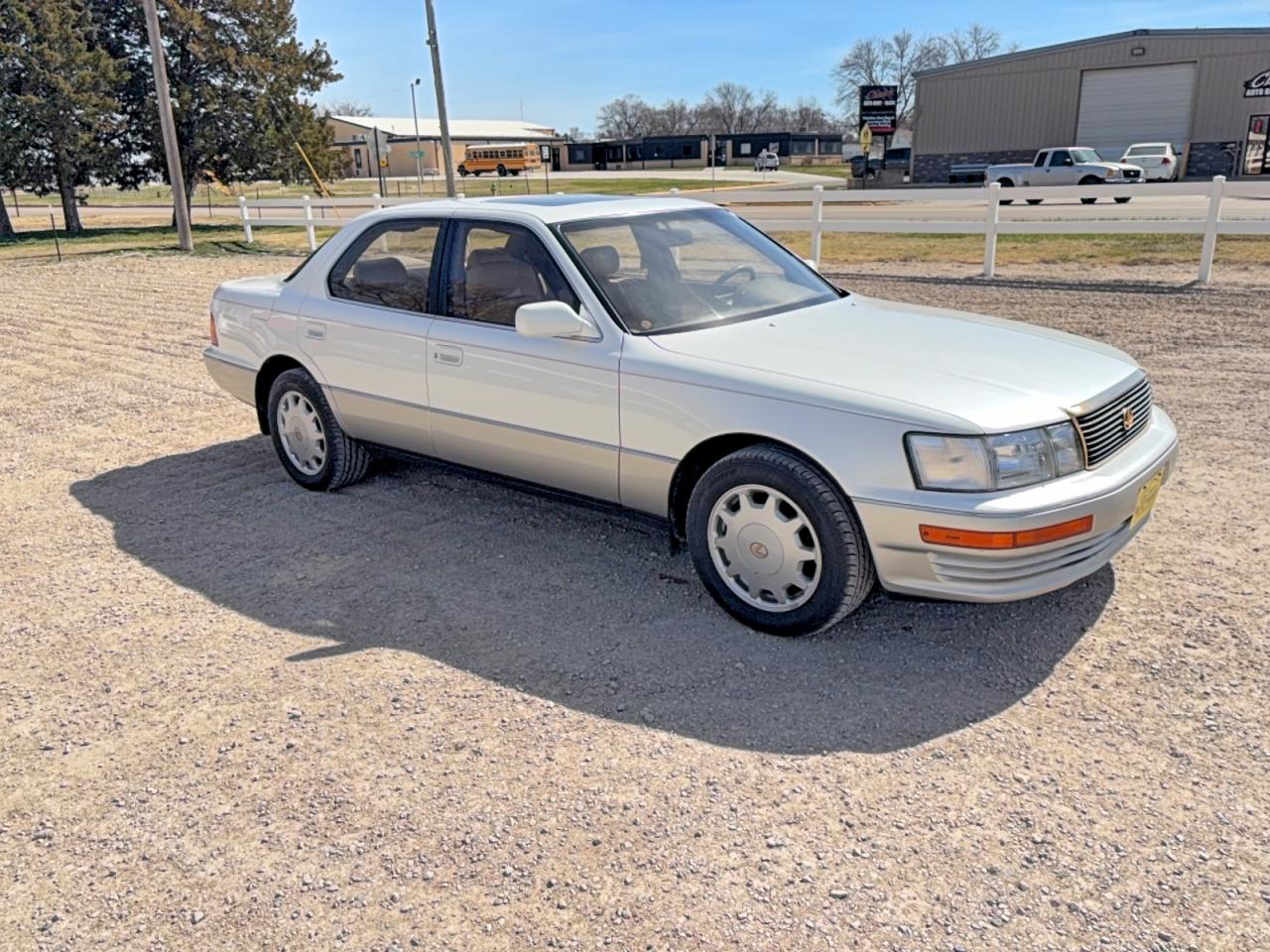 1992 Lexus Ls 400 bas VIN JT8UF11E8N0141128 photo 1