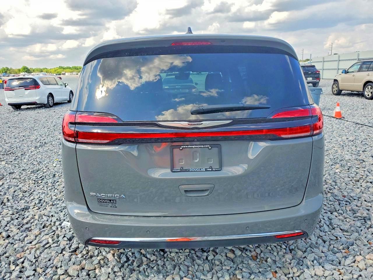 2025 Chrysler Pacifica s VIN 2C4RC1BG8SR545872 photo 6