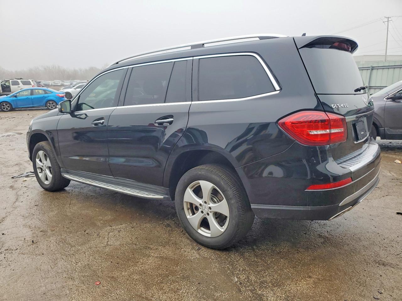 2017 Mercedes-Benz Gls-class VIN 4JGDF6EE8HA770679 photo 2