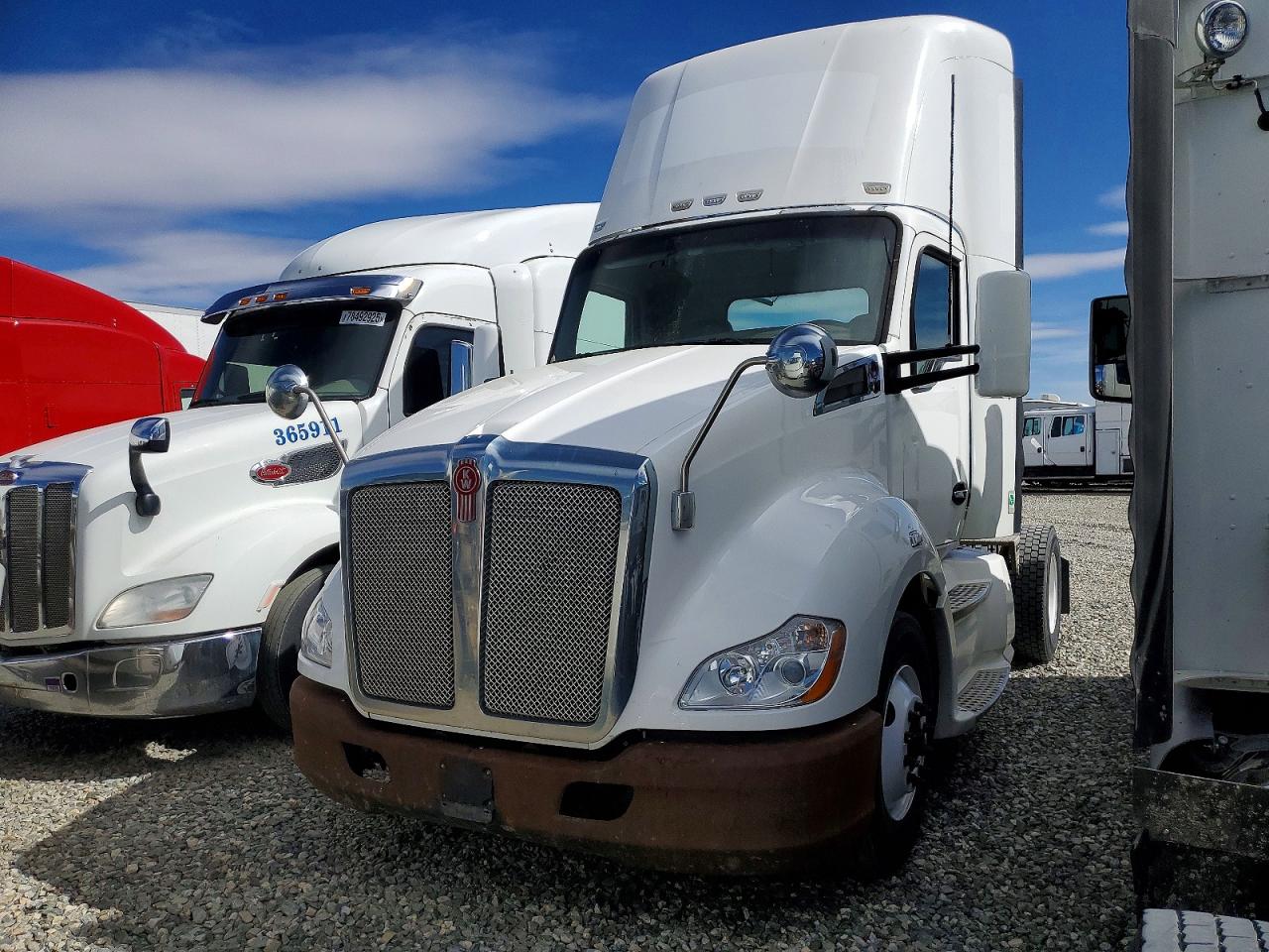2014 KENWORTH All other VIN 1XKYA48X0EJ402664 photo 2