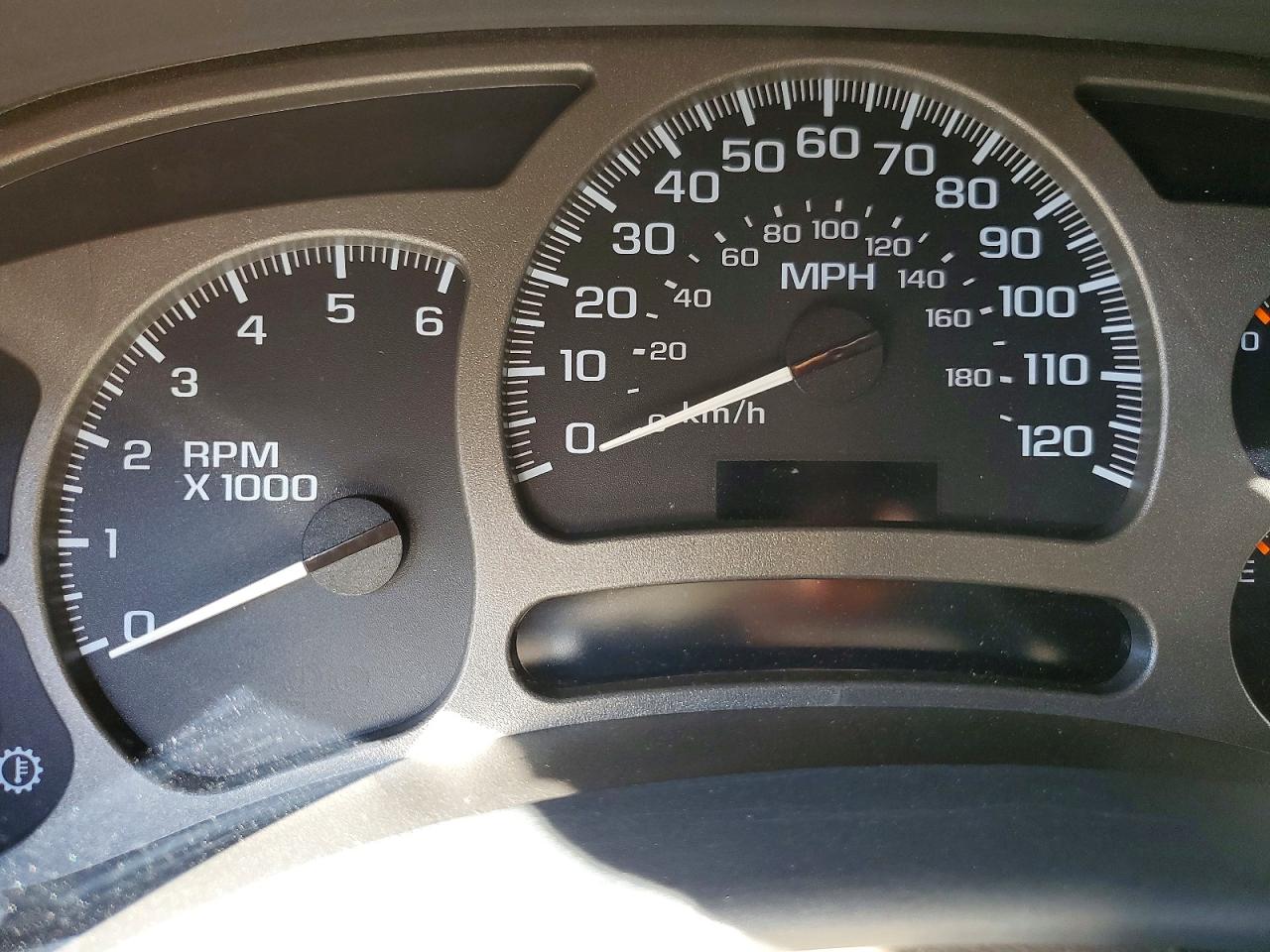 2005 GMC Yukon VIN 1GKFK66U35J212186 photo 9