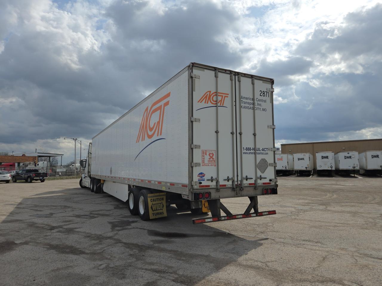 2017 UTIL Dry van tr VIN 1UYVS2533HP863135 photo 3
