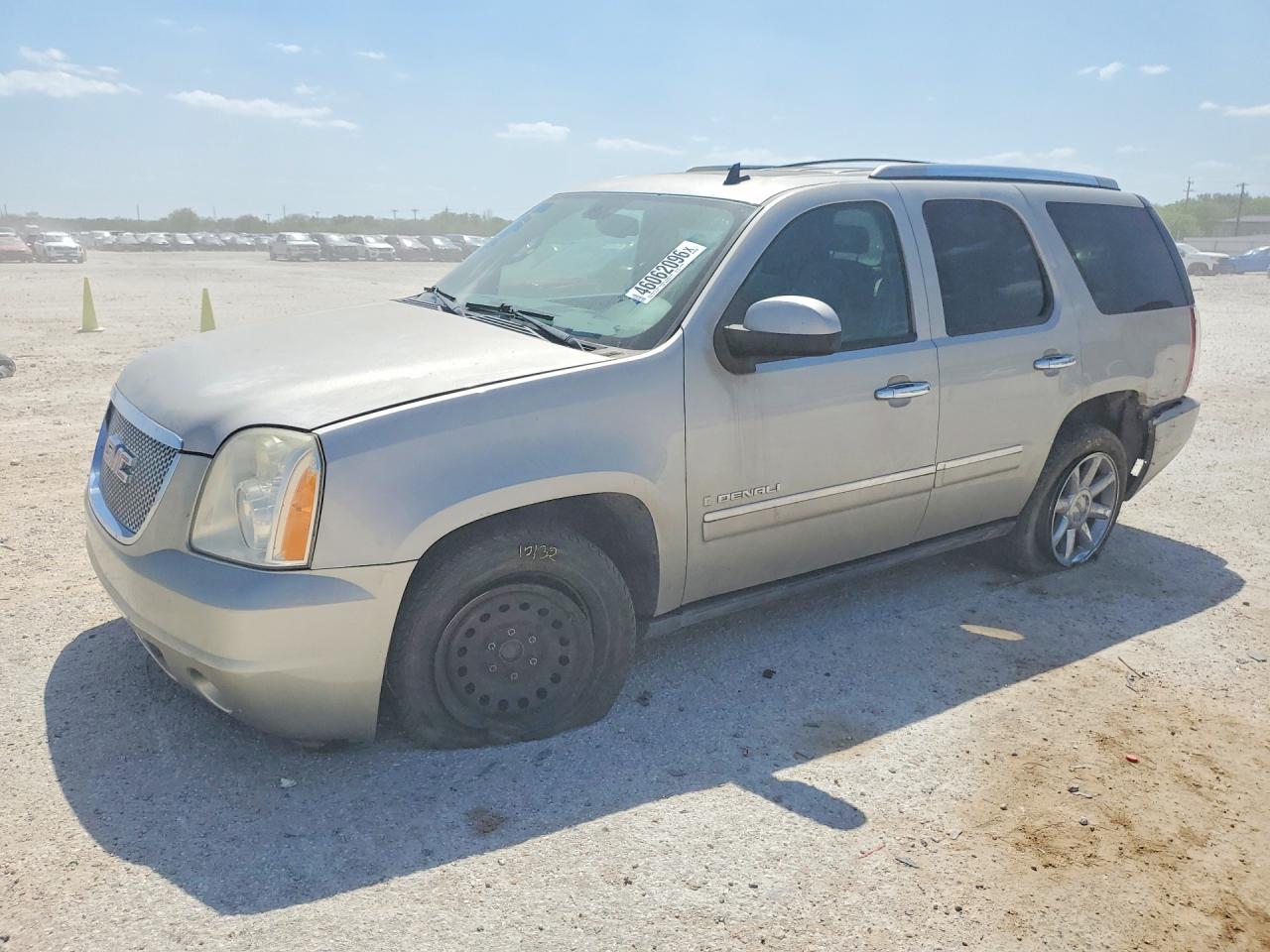 2009 GMC Yukon VIN 1GKFC03279R127307 photo 1