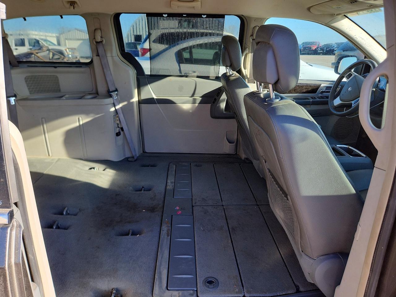 2010 Dodge Caravan VIN 2D4RN5DX8AR390403 photo 11
