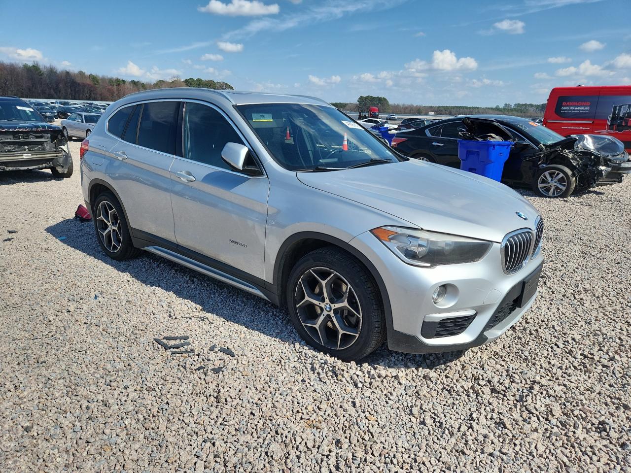 2018 BMW X1 VIN WBXHT3C39J5F91084 photo 4