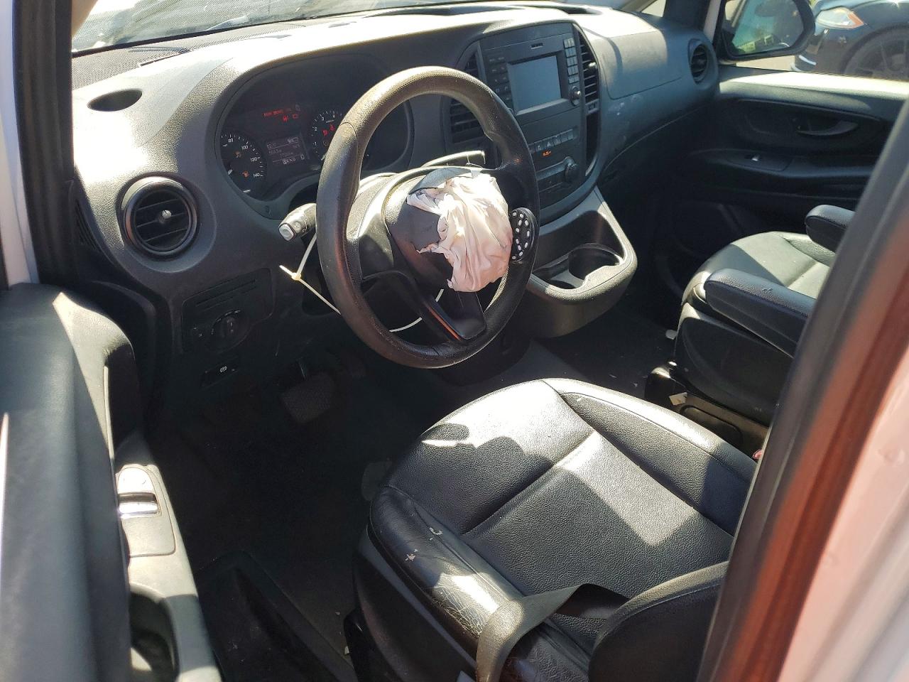 2020 Mercedes Metris VIN WD3PG3EA6L3671943 photo 8