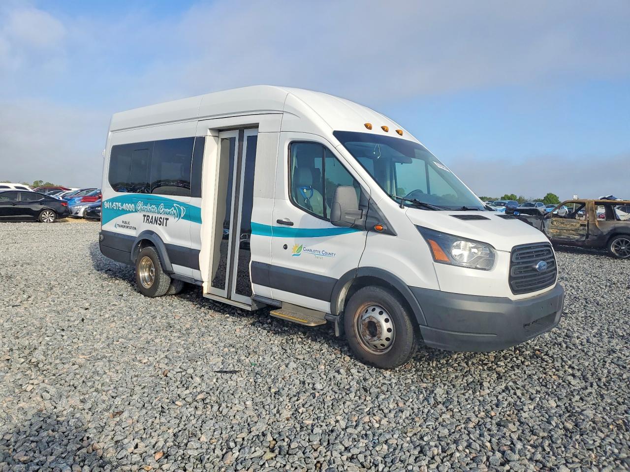 2019 Ford Transit VIN 1FDVU4XV7KKB31559 photo 4