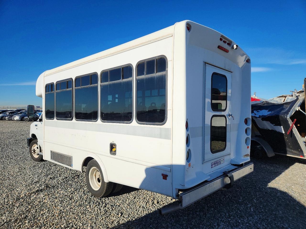 2016 Ford Econoline VIN 1FDEE3FL3GDC03750 photo 3