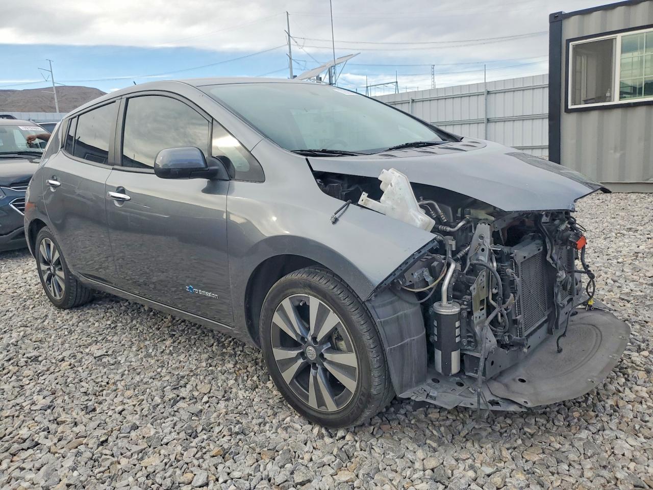 2015 NISS Leaf VIN 1N4AZ0CP8FC317931 photo 4