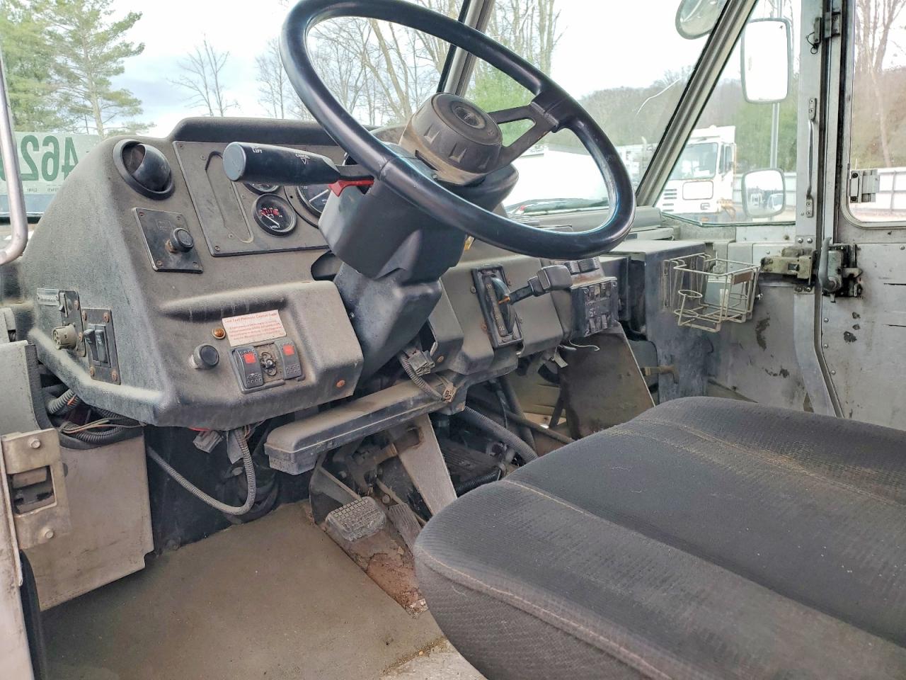 2001 FREIGHTLINER All other VIN 4UZAANBW41CH53190 photo 8