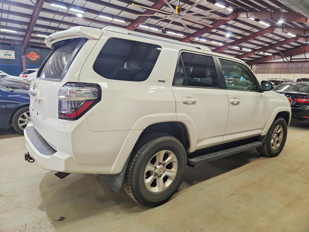 2016 Toyota 4runner VIN JTEBU5JR4G5388396 photo 3