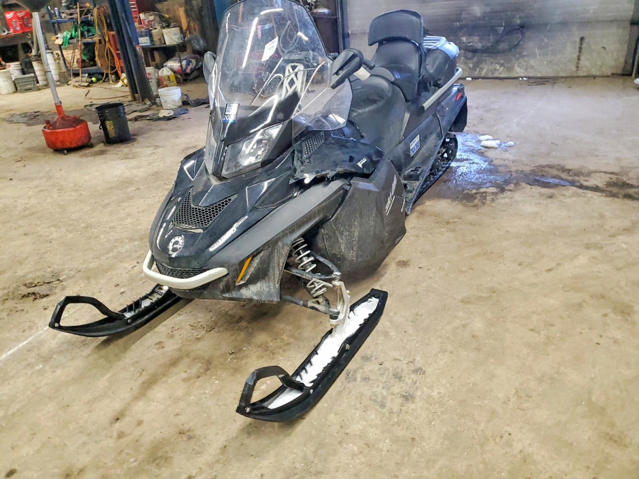 2016 SKI SNOWMOBILE VIN YH2SSRGC7GR000198 photo 2