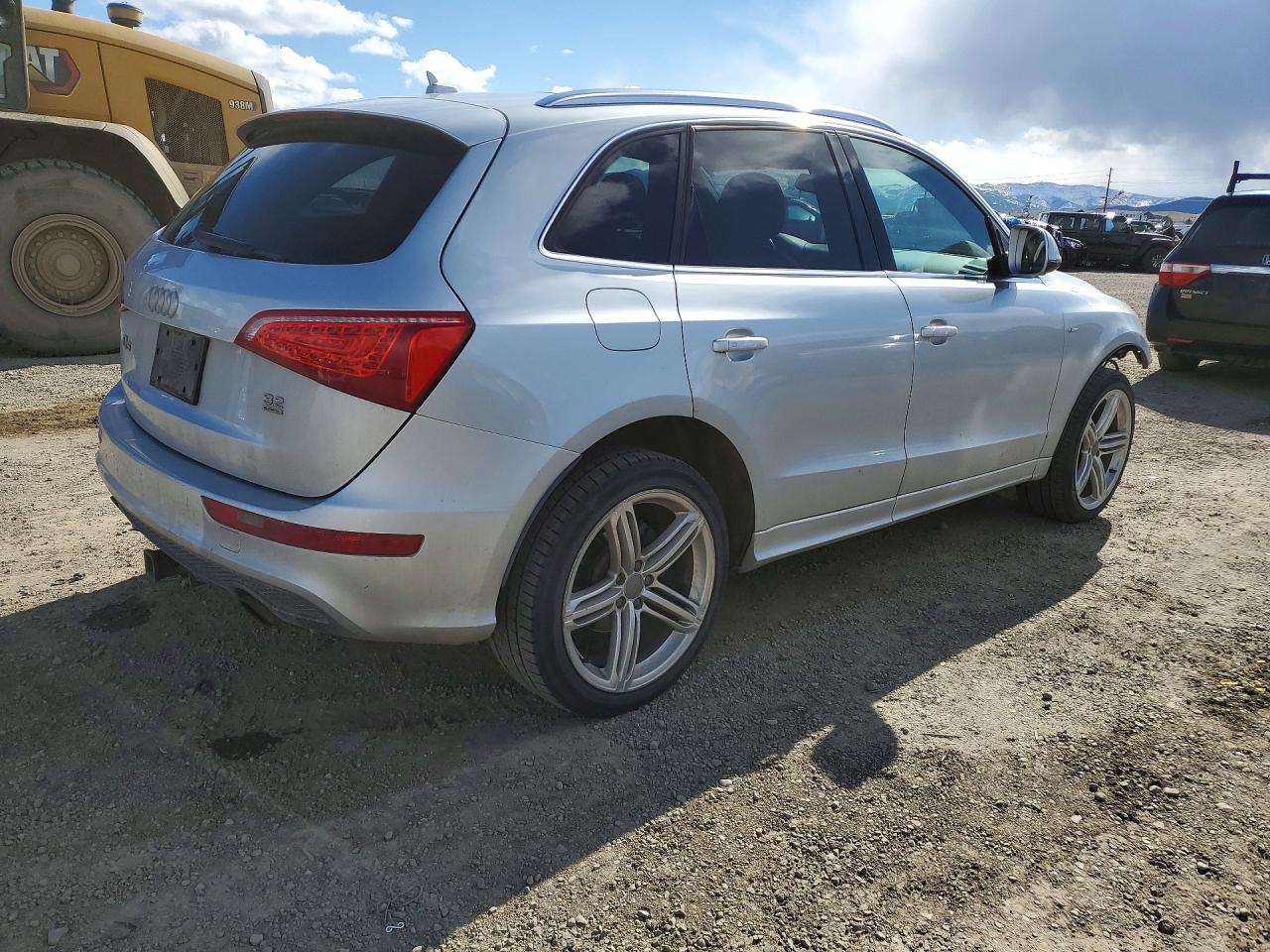 2010 Audi Q5 VIN WA1MKAFP1AA087712 photo 3
