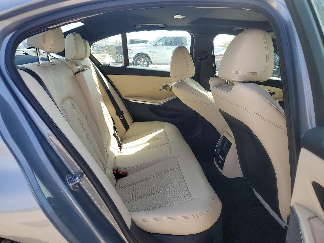 2025 BMW 3 series VIN 3MW69CW03S8F41929 photo 10