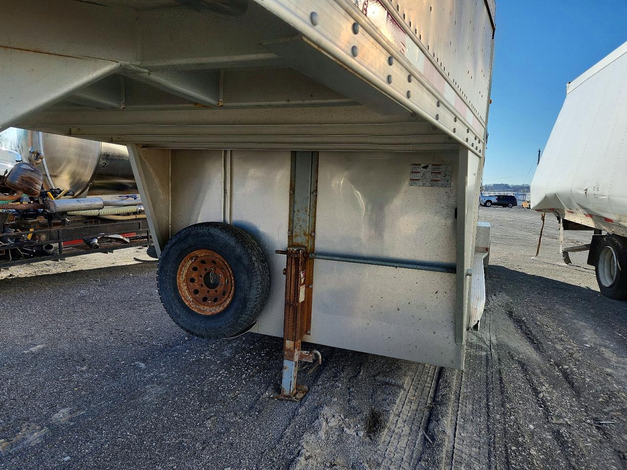 2010 FEATHERLITE 8127 VIN 4FGB22420AC115721 photo 8