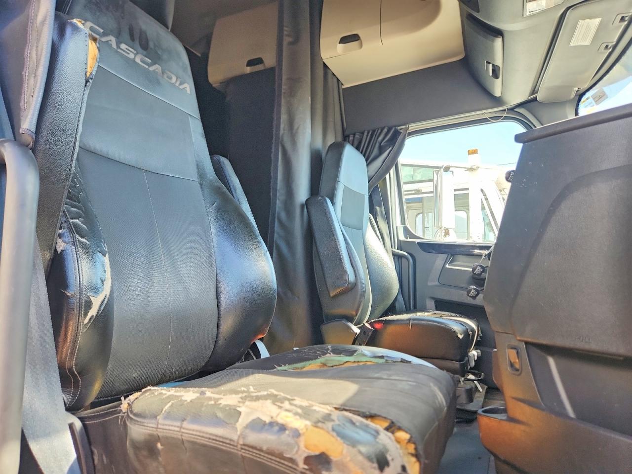 2023 FREIGHTLINER All other VIN 3AKJHHDR7PSNG7277 photo 6
