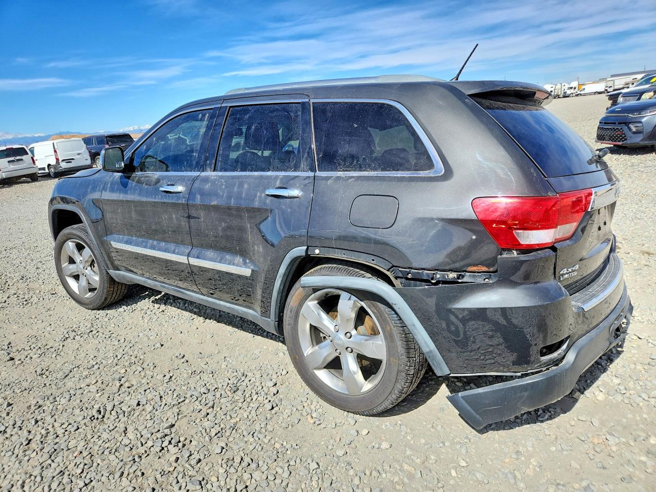 2011 Jeep Cherokee VIN 1J4RR5GGXBC527312 photo 2