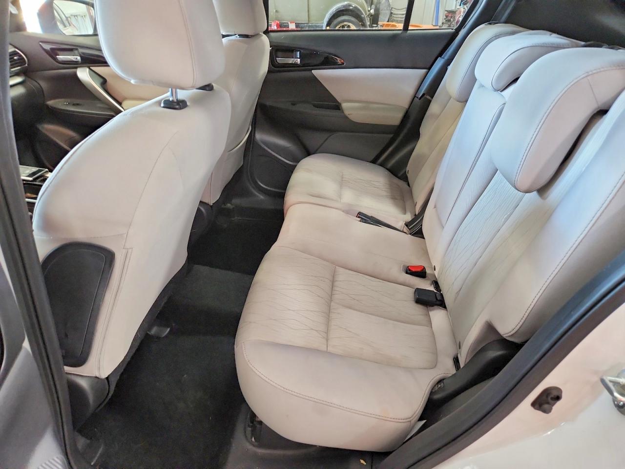 2018 Mitsubishi ECLIPSE VIN JA4AT5AA5JZ051419 photo 10