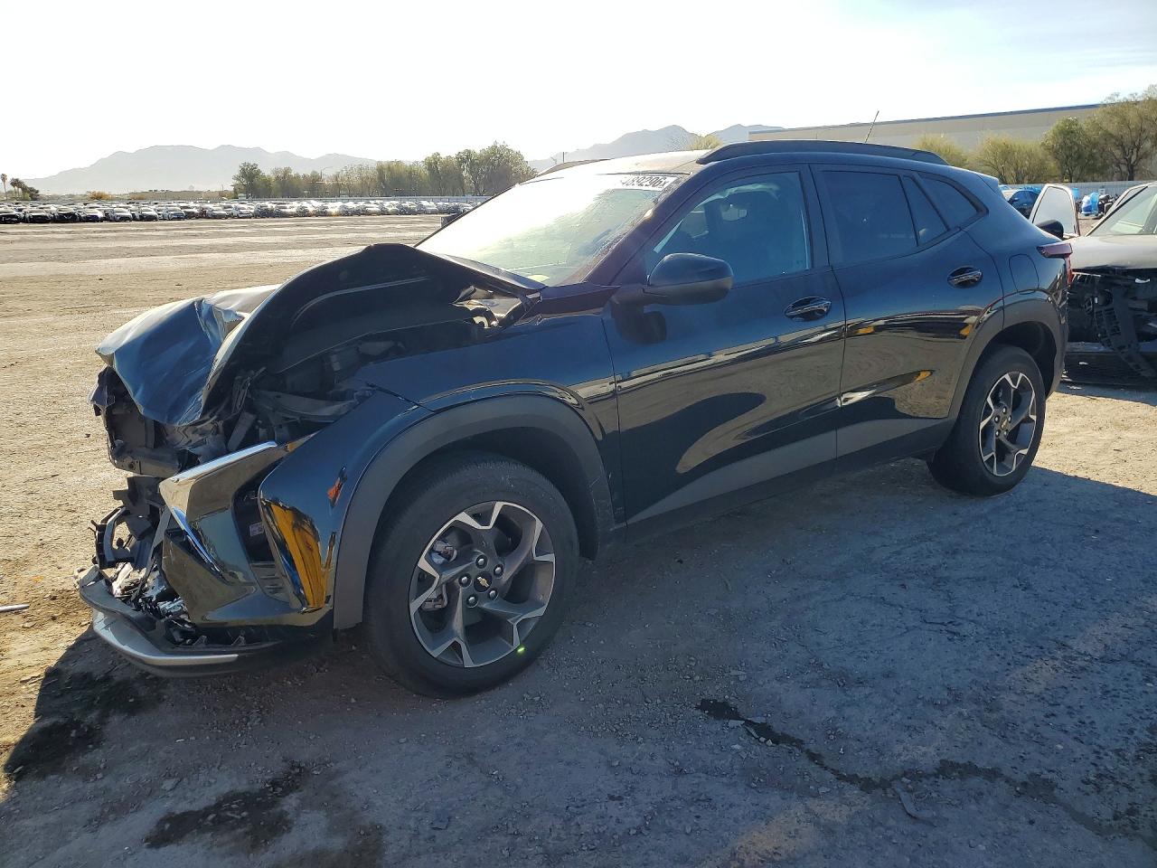 2025 CHEV Trax VIN KL77LHEP4SC036136 photo 1