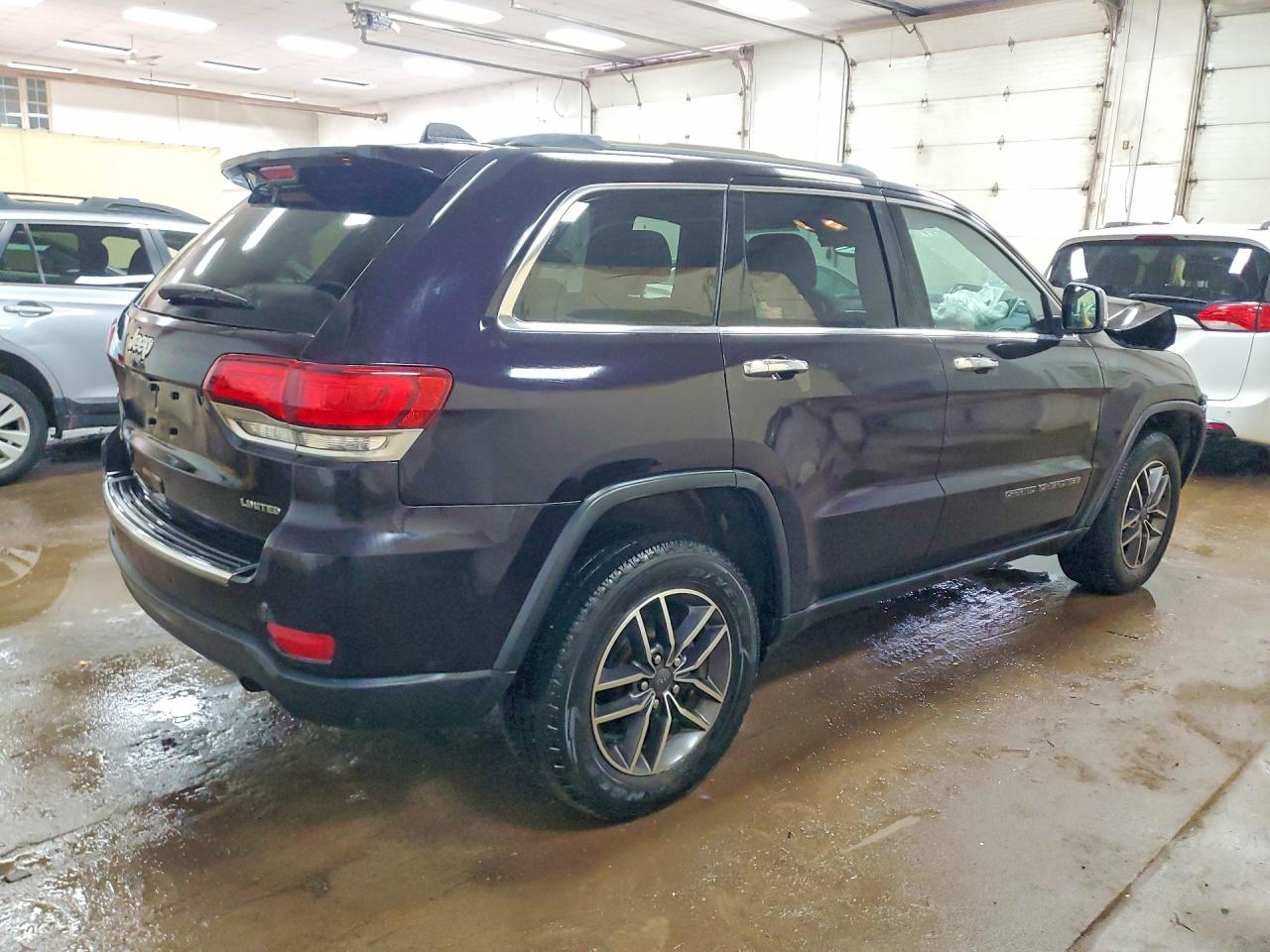 2020 Jeep Cherokee VIN 1C4RJFBG1LC350399 photo 3