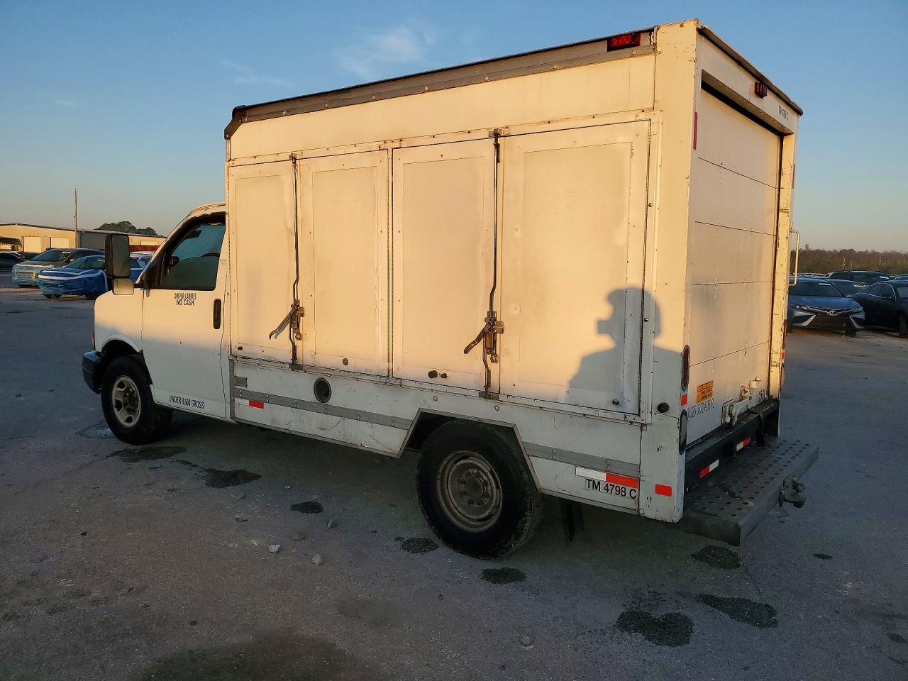 2009 GMC Savana un VIN 1GDGG31C191900798 photo 2