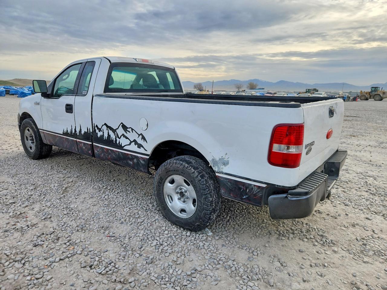 2005 Ford F150 VIN 1FTRF12W45NB11111 photo 2