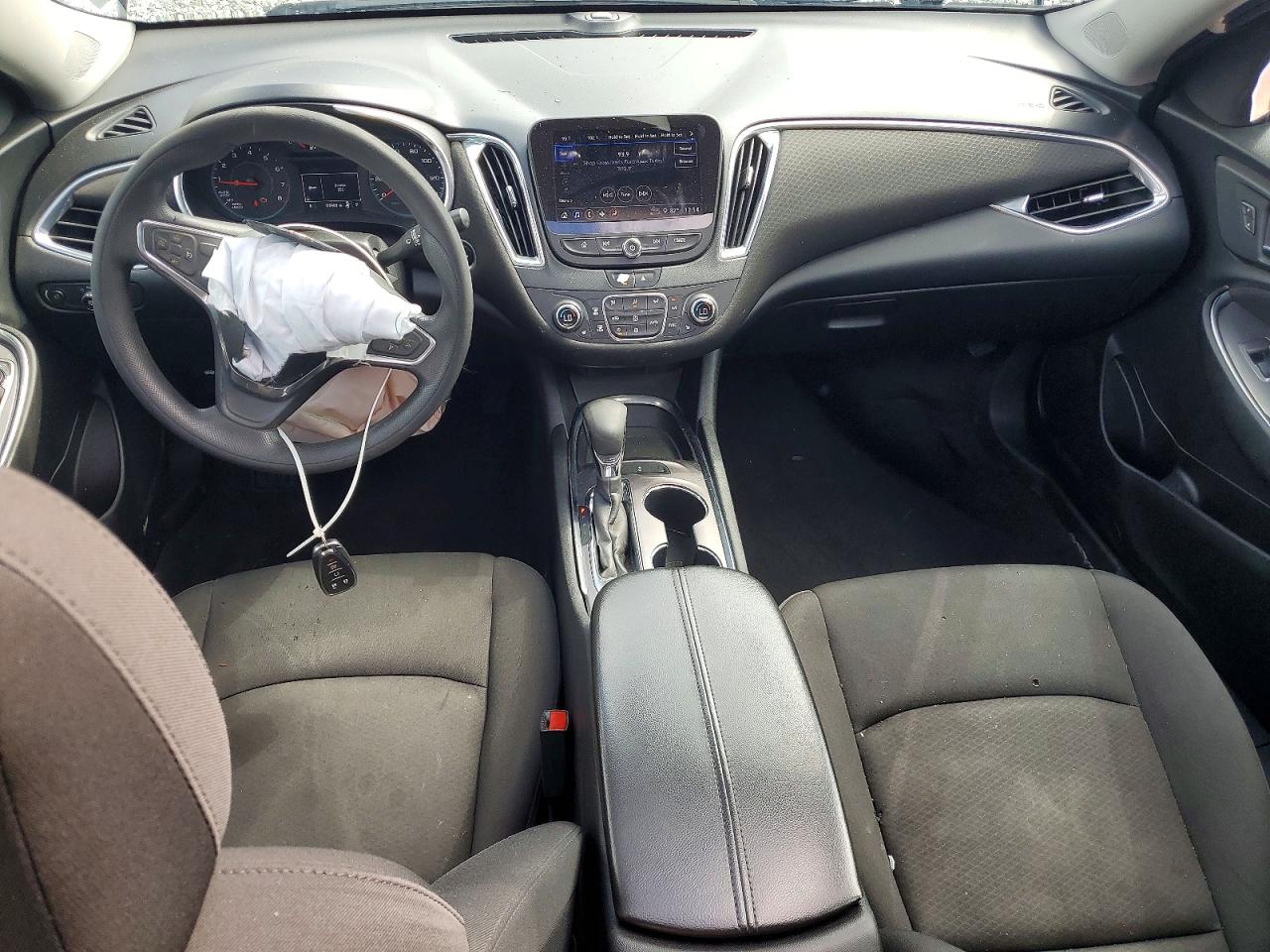 2021 Malibu VIN 1G1ZD5STXMF060296 photo 8