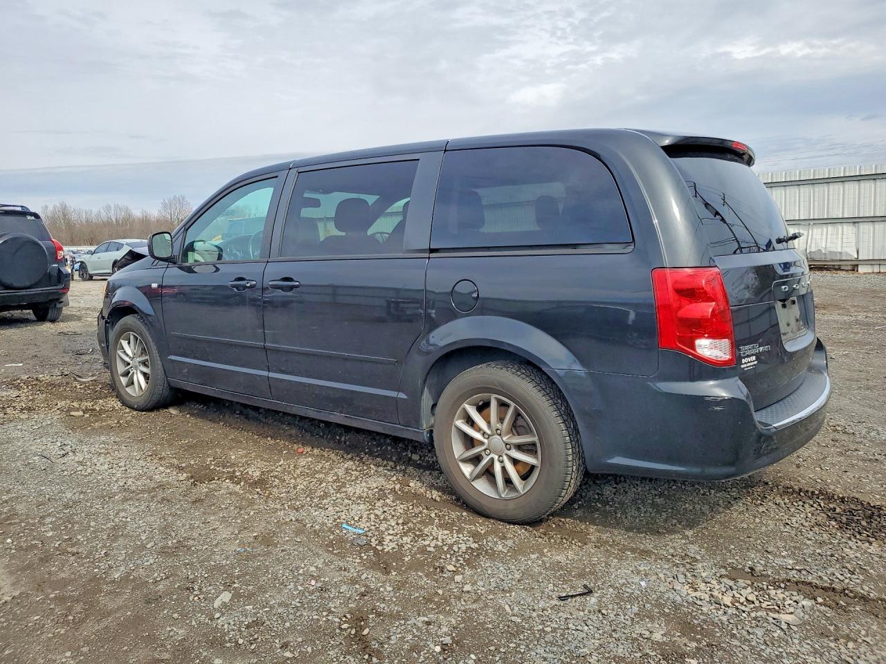 2014 Dodge Caravan VIN 2C4RDGBG4ER223055 photo 2
