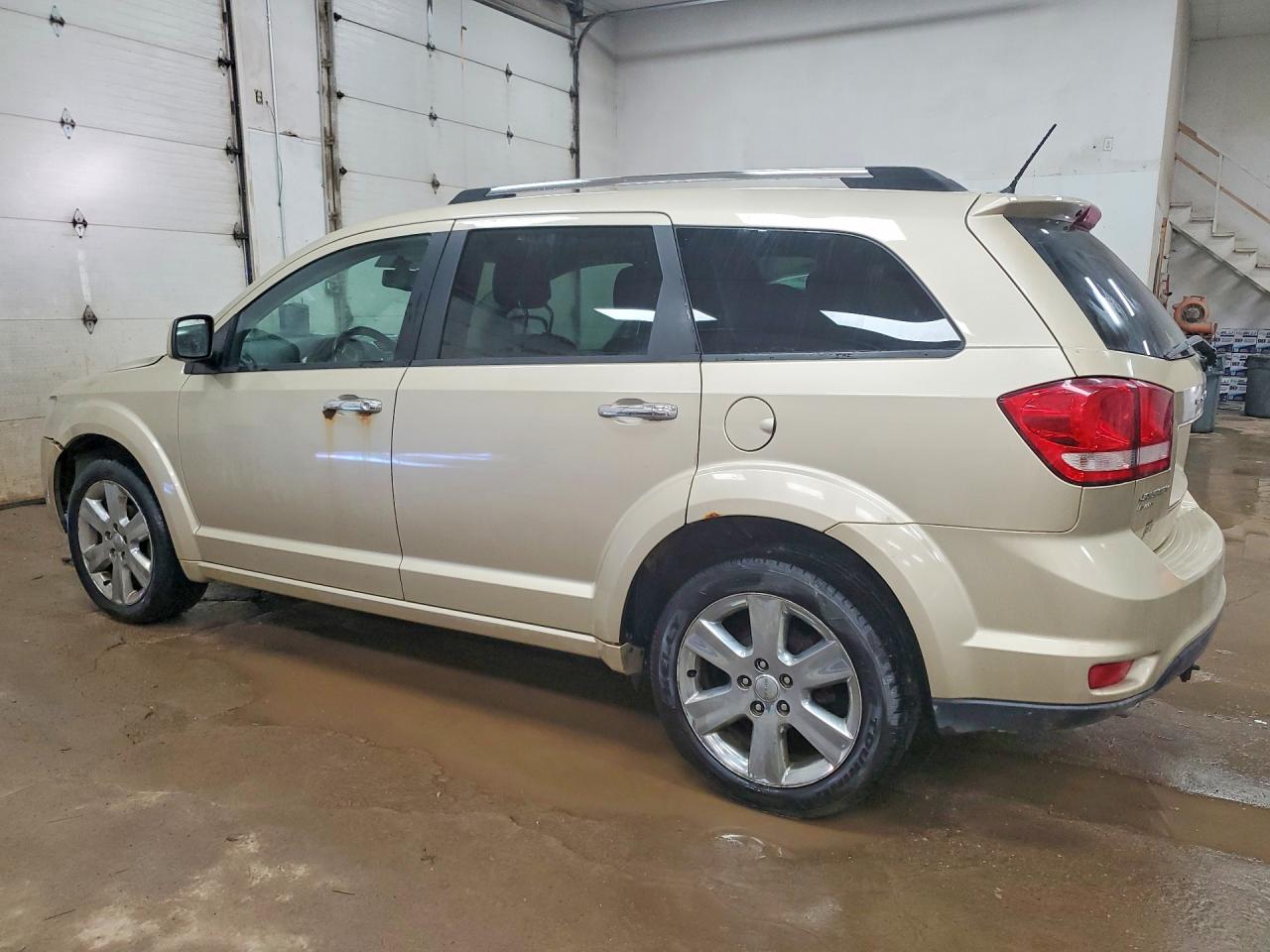 2011 Dodge Journey VIN 3D4PH6FG4BT570574 photo 2