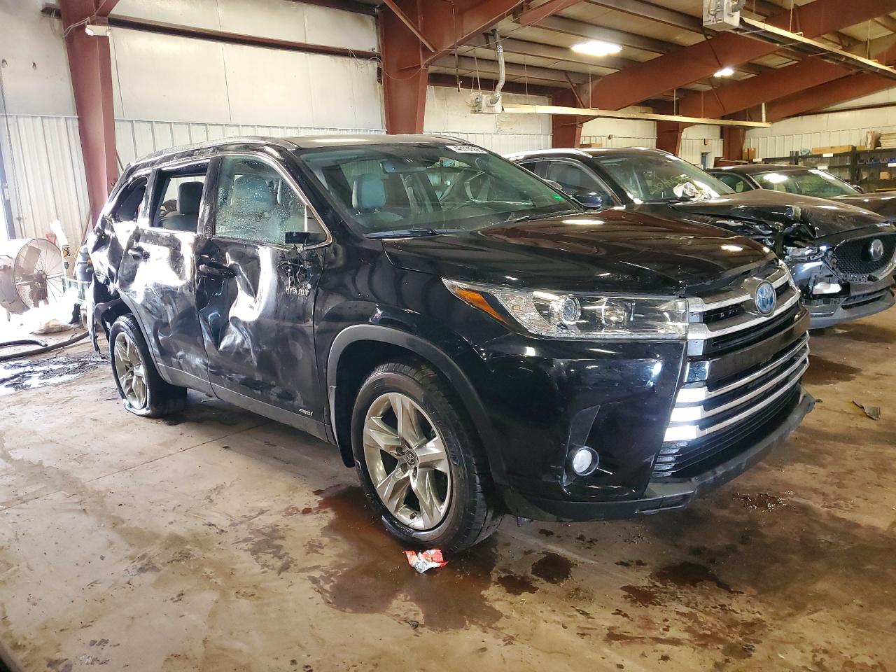 2018 Toyota Highlander VIN 5TDDGRFH3JS052185 photo 4