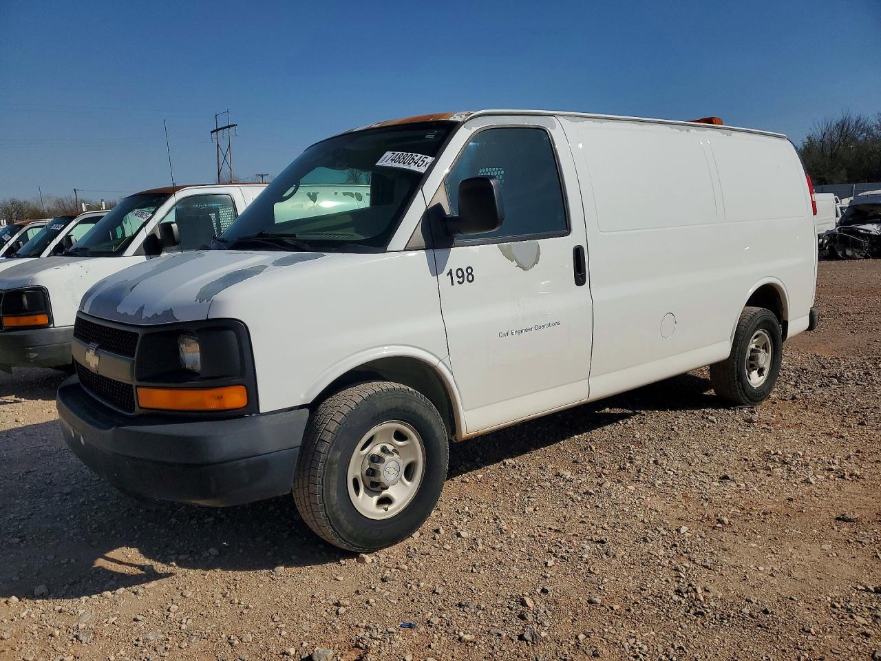 2008 Chevrolet Express VIN 1GCGG25C781136351 photo 1