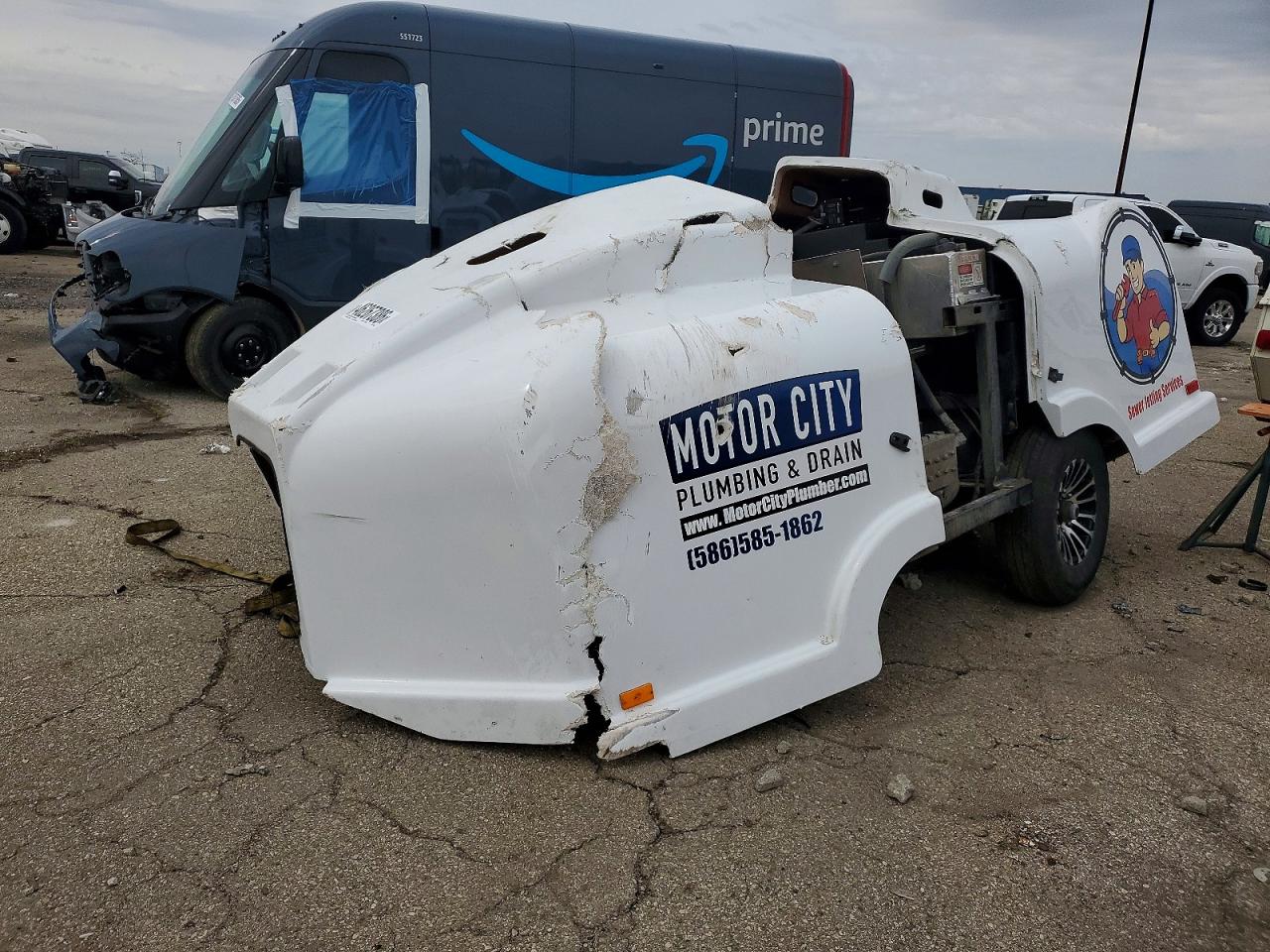 2024 SPARTAN Enclosed c VIN 1H9SW1415RN118263 photo 2