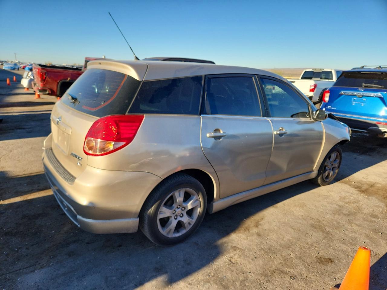 2003 TOYOTA Matrix VIN 2T1KR32E03C116320 photo 3
